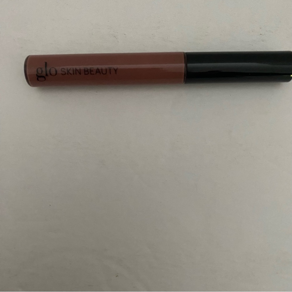 GLO Skin Beauty Conditioning Lip Gloss Secret Agent New Without Box